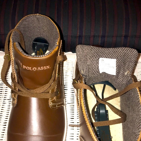 1 pr. men’s Polo Association chukka boots. As new condition. C/W boot trees. - Picture 6 of 9